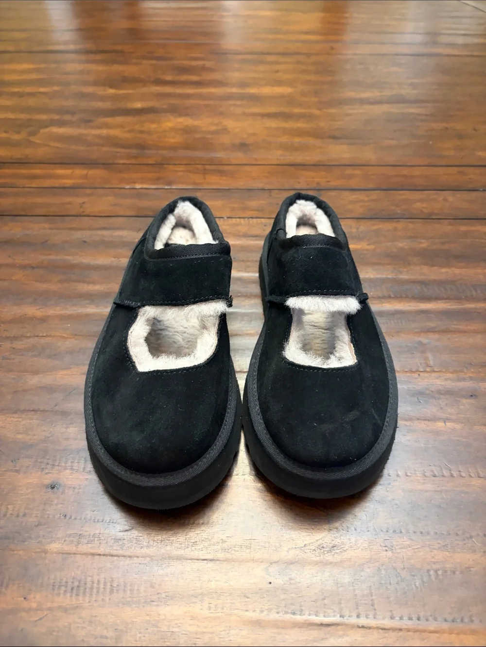 UGG Black slippers kids US 5 SW